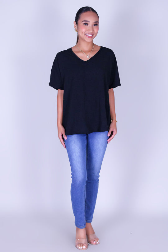 SUMMER CLASS V-NECK TOP