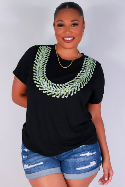 Jeans Warehouse Hawaii - PLUS S/S SCREENS - SONG OF INDIA LEI TEE | By LUZ