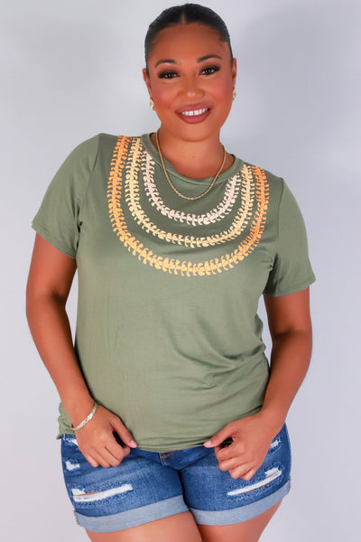 Jeans Warehouse Hawaii - PLUS S/S SCREENS - PUAKENIKENI 3 STRAND LEI TEE | By LUZ