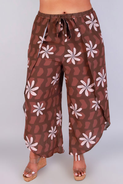 Jeans Warehouse Hawaii - PLUS PRINT WOVEN CAPRI'S - TIARE SHELL CAPRI'S | By LUZ