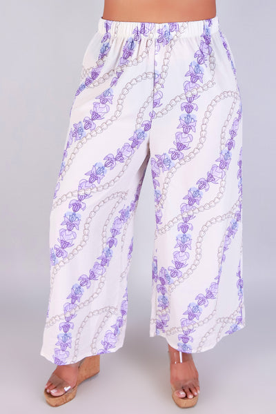 Jeans Warehouse Hawaii - PLUS PRINT WOVEN CAPRI'S - PIKAKE CROWN FLOWER CAPRI'S | By LUZ
