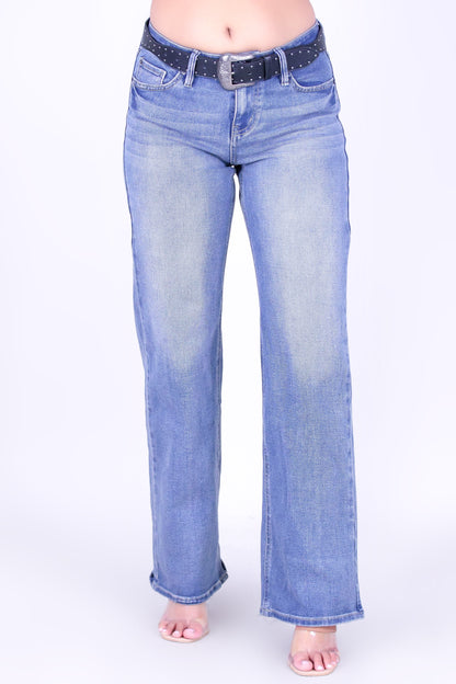 BABY BLUE BELTED JEANS