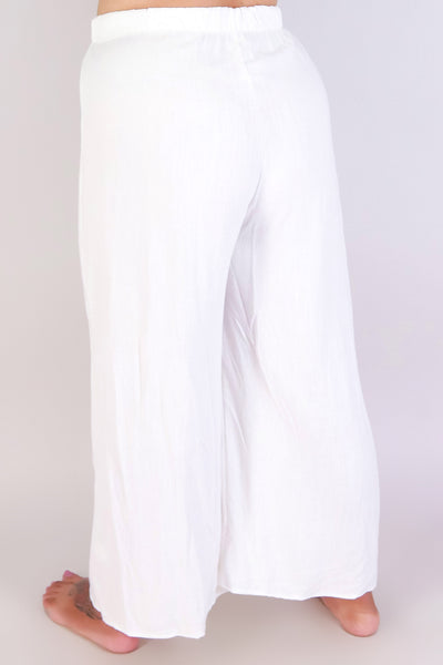 Jeans Warehouse Hawaii - PLUS PLUS WOVEN CASUAL CAPRIS - CITY BREEZE CAPRI PANTS | By ZENOBIA