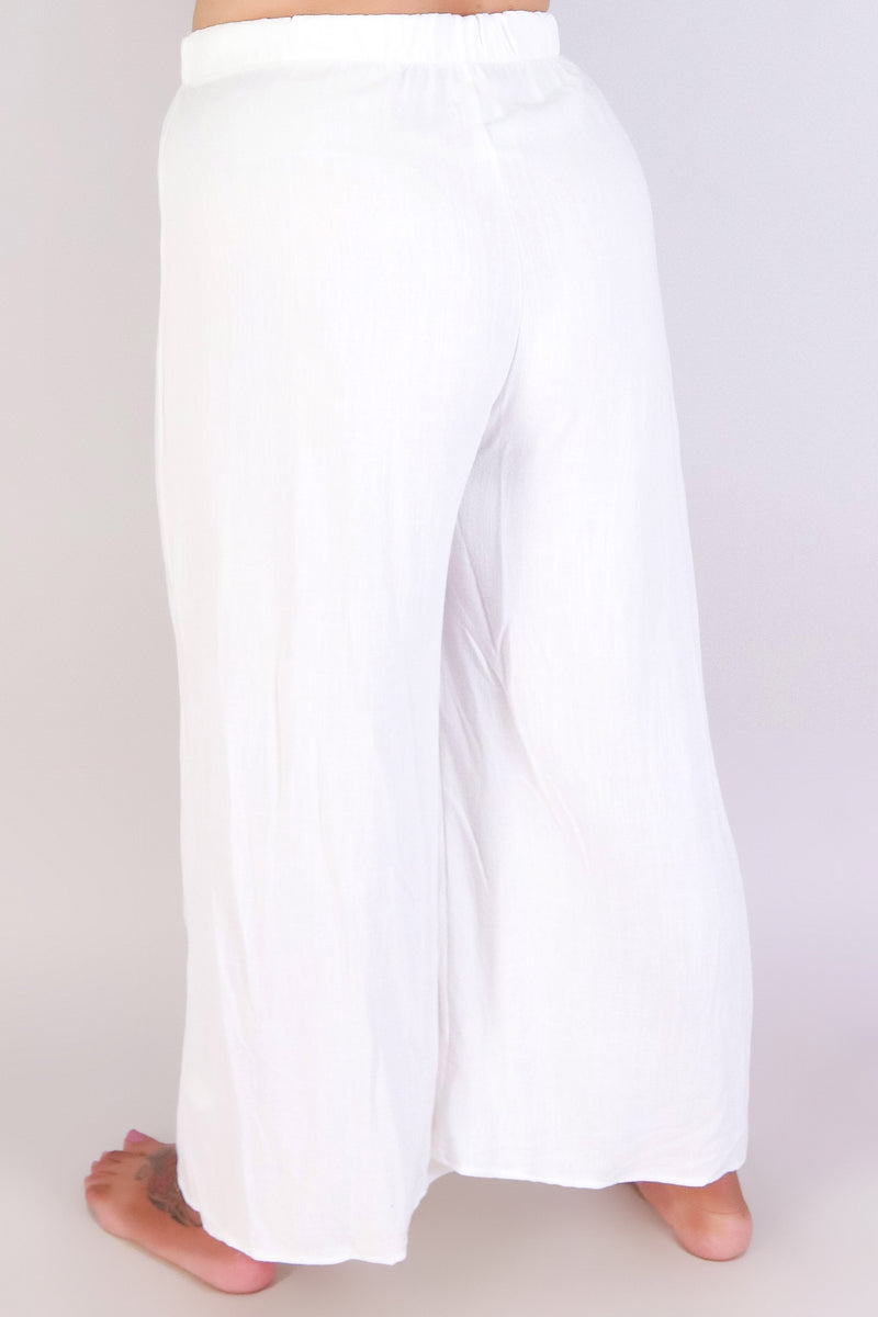 Jeans Warehouse Hawaii - PLUS PLUS WOVEN CASUAL CAPRIS - CITY BREEZE CAPRI PANTS | By ZENOBIA