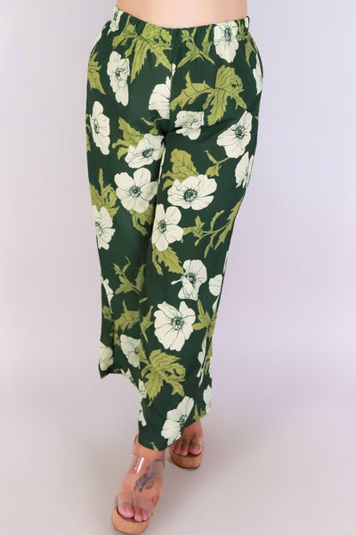 Jeans Warehouse Hawaii - PLUS PRINT WOVEN CAPRI'S - PUA KALA CAPRI PANTS | By LUZ