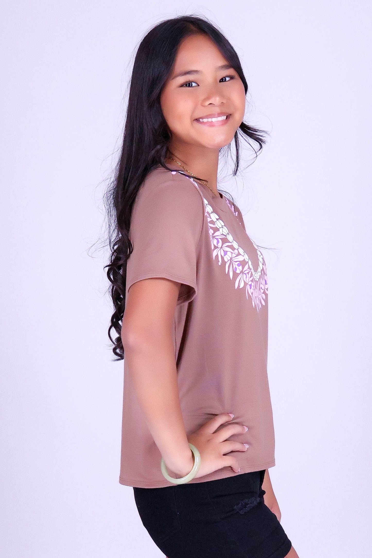 PIKAKE HONOHONO LEI TEE | KIDS SIZE 8-16