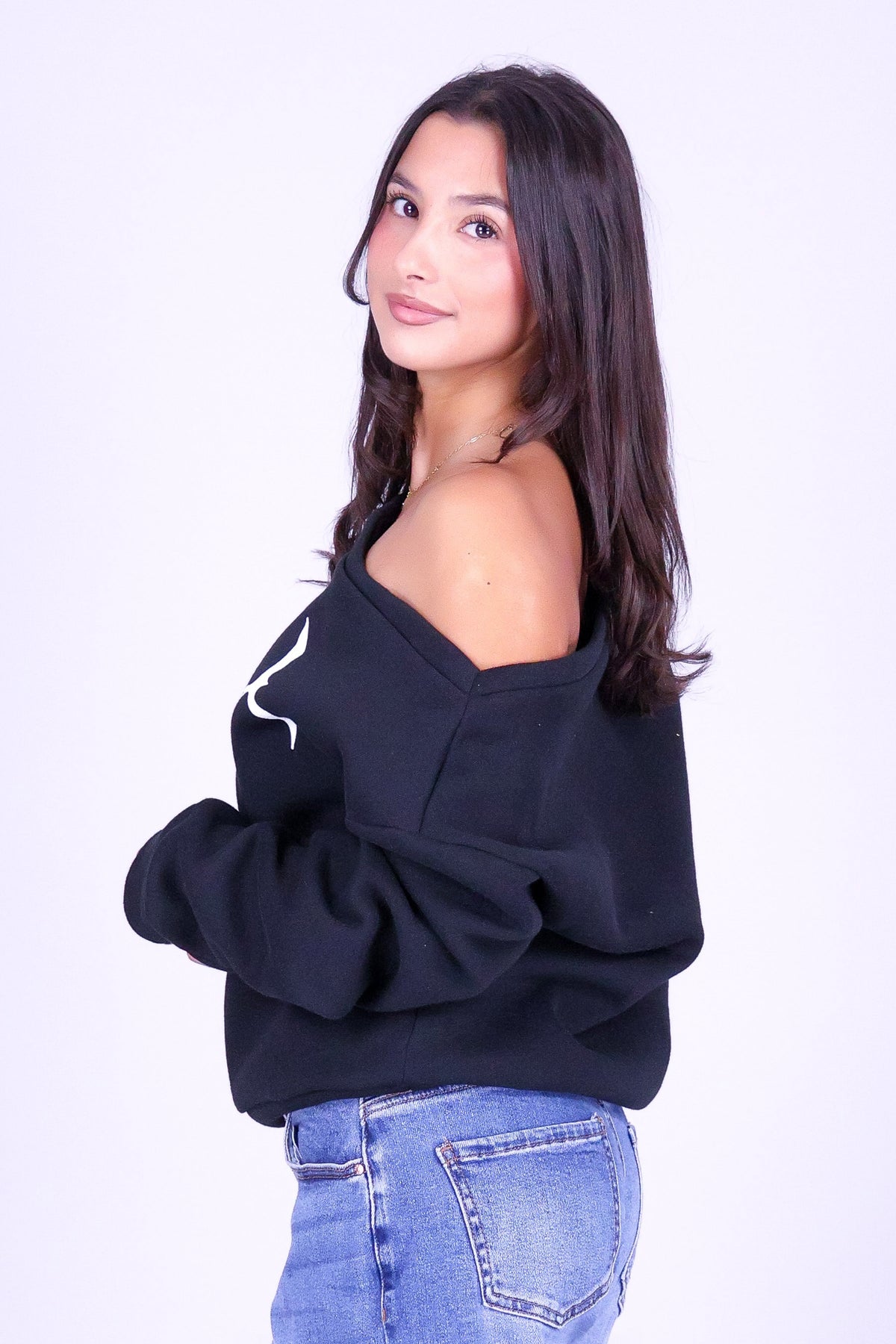 3 IWA OFF SHOULDER SWEATER