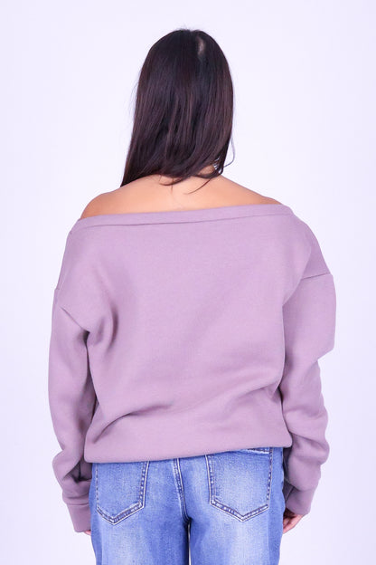 3 IWA OFF SHOULDER SWEATER