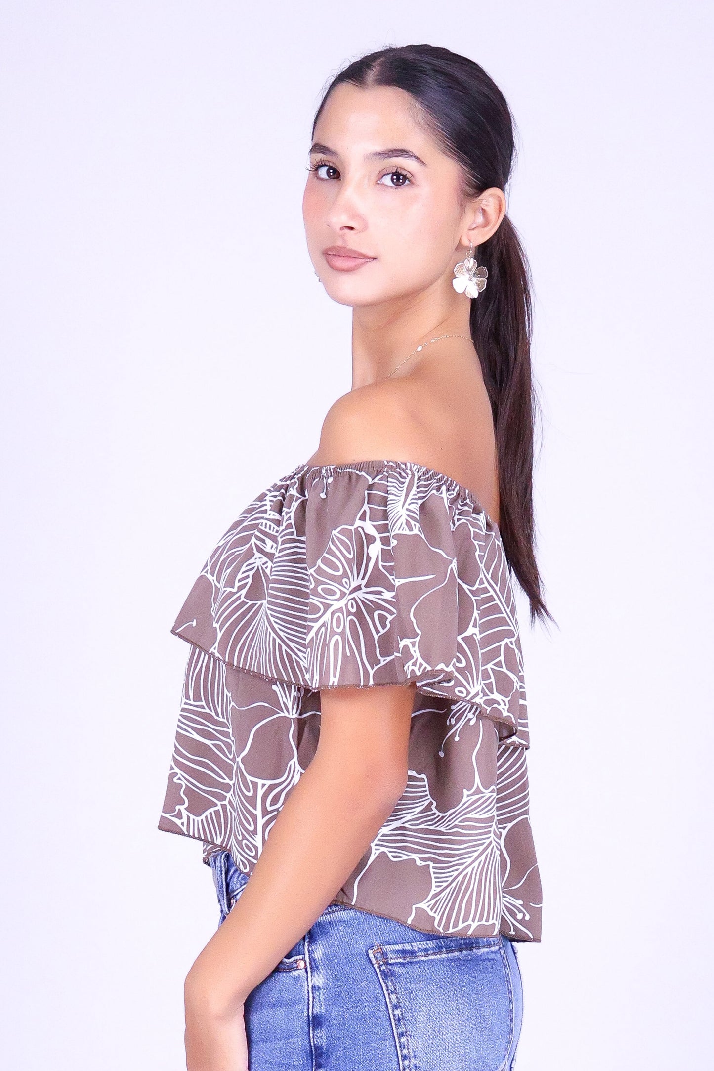 OUTLINE BLOOM OFF SHOULDER TOP