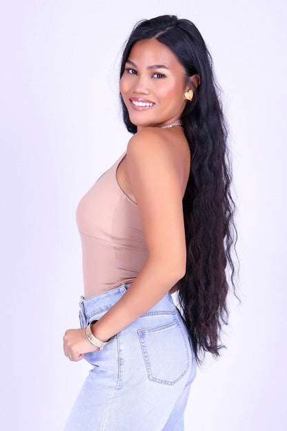 FIRST GLANCE HALTER TOP