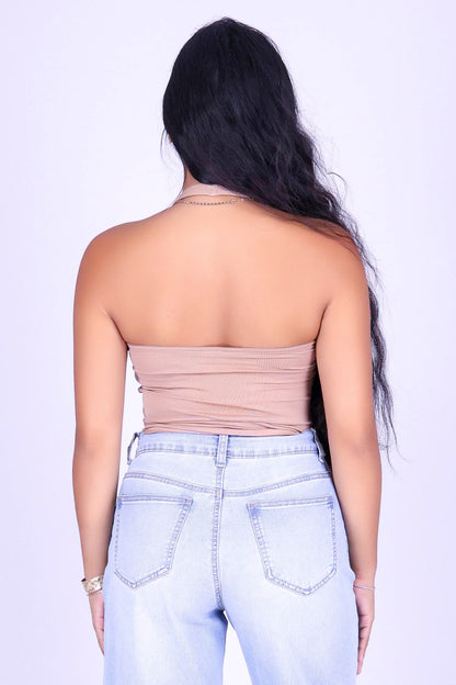 FIRST GLANCE HALTER TOP