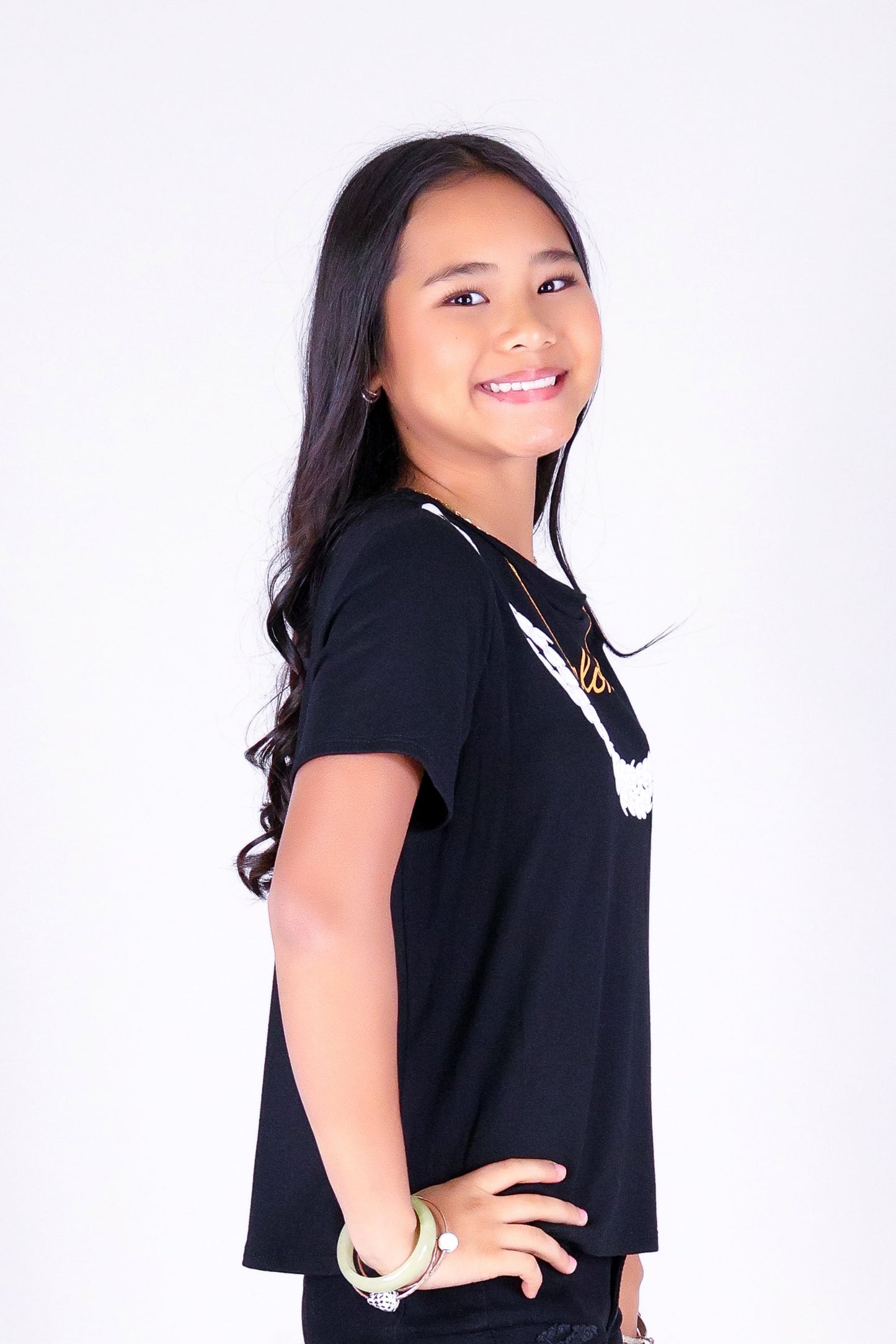 ALOHA PIKAKE NECKLACE LEI TEE | KIDS SIZE 2-16