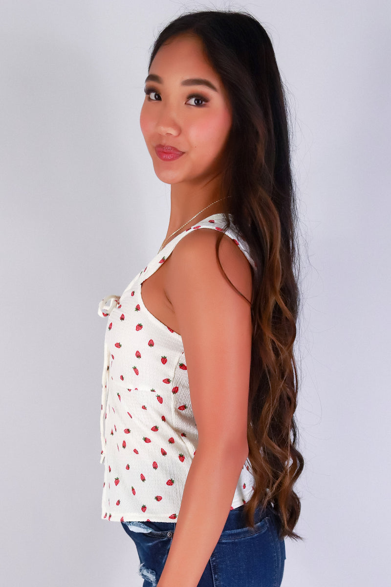 Jeans Warehouse Hawaii - SL PRINT - BERRY SWEET FLYAWAY TOP | By POPULAR 21