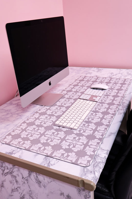 HIBISCUS QUILT DESK MAT