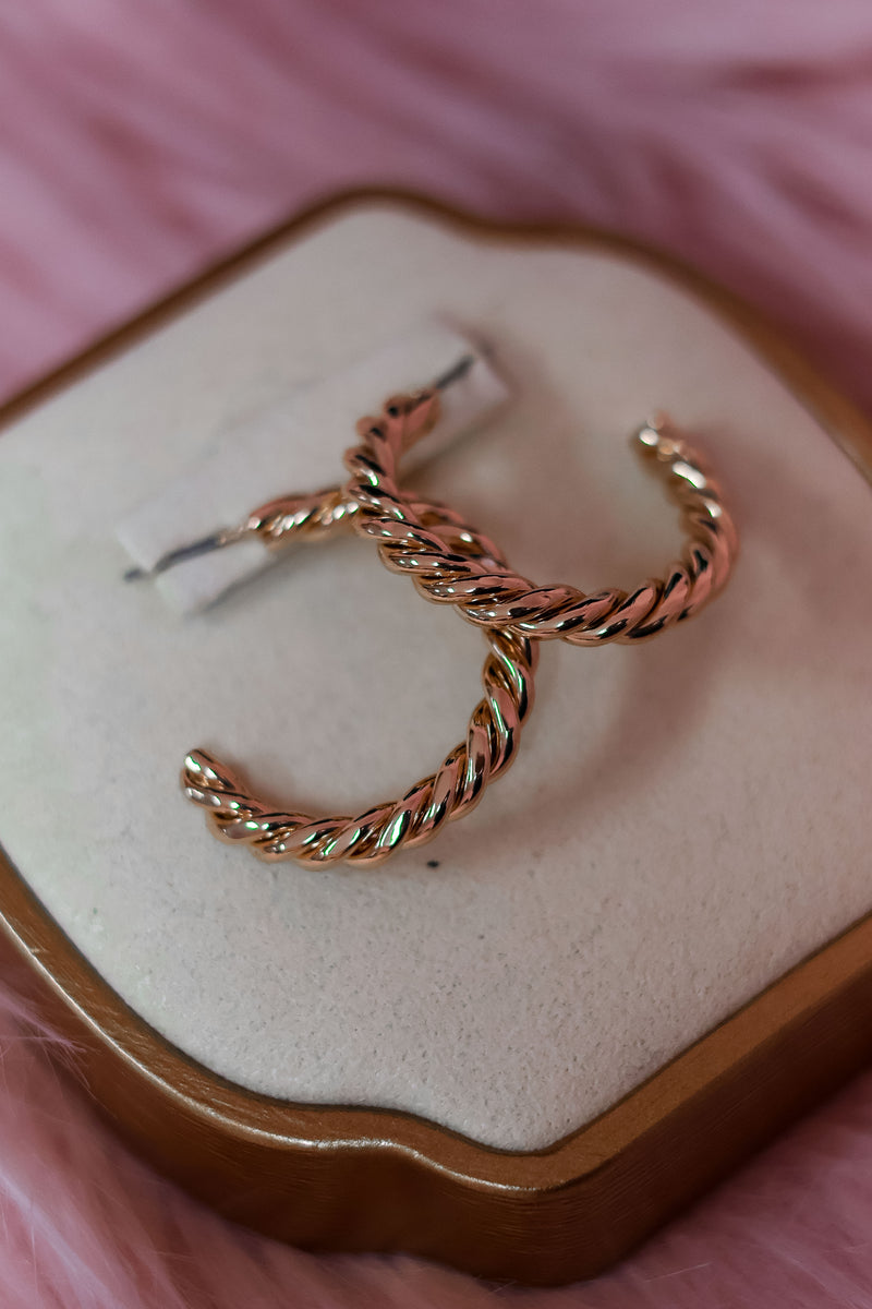 CIRCLE TWISTED HOOP EARRINGS