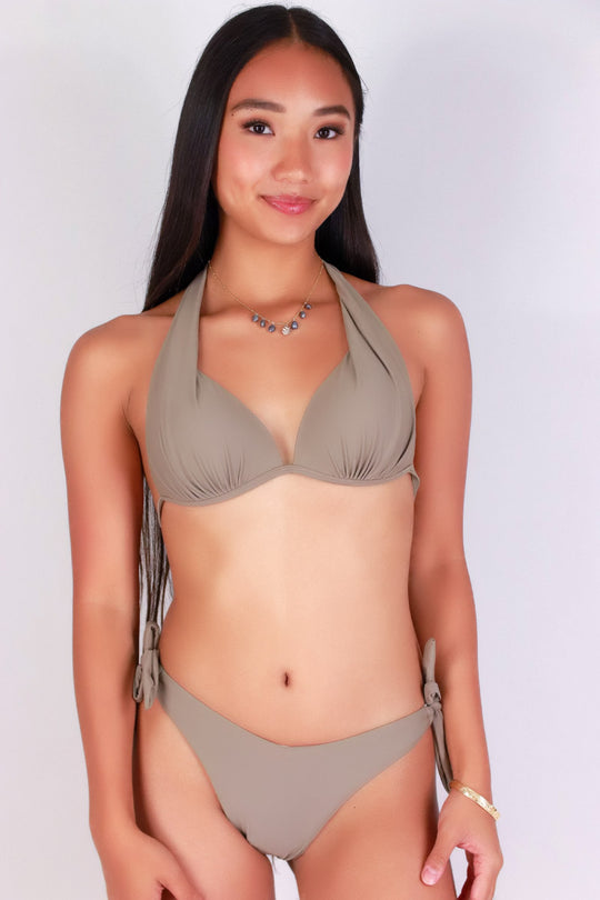 CHILLIN ON A BEACH TOP