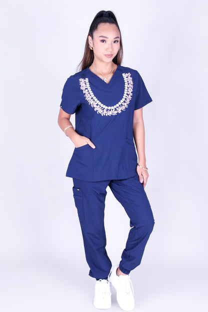 HONOHONO LEI SCRUB TOP
