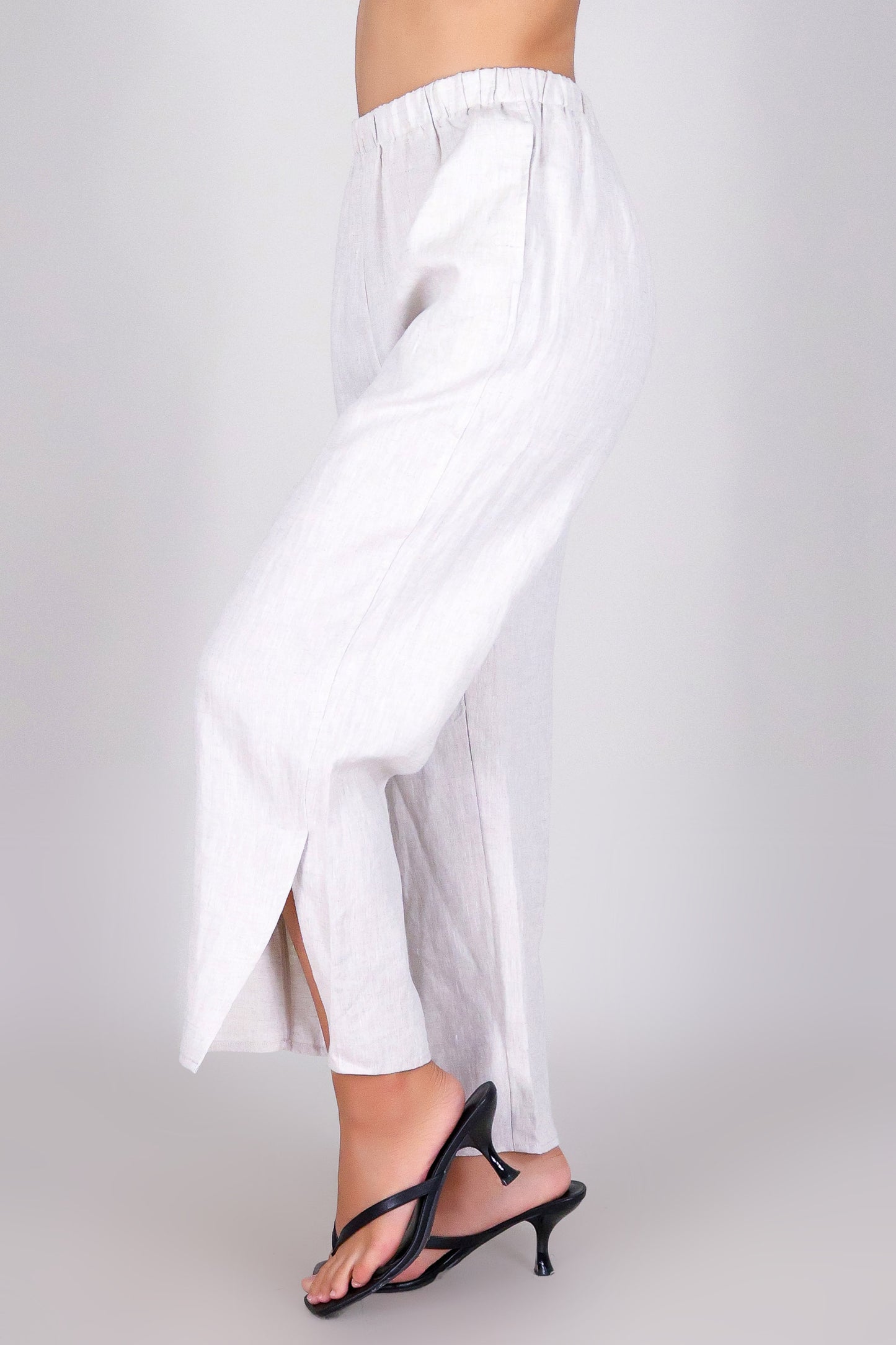 THE LINEN FLOW CAPRI'S