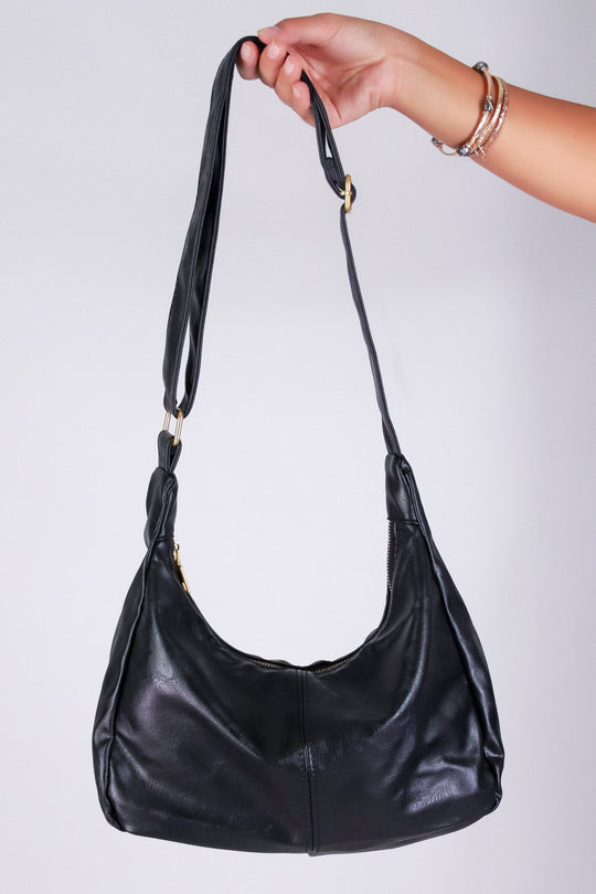 HOBO STYLE SHOULDER BAG
