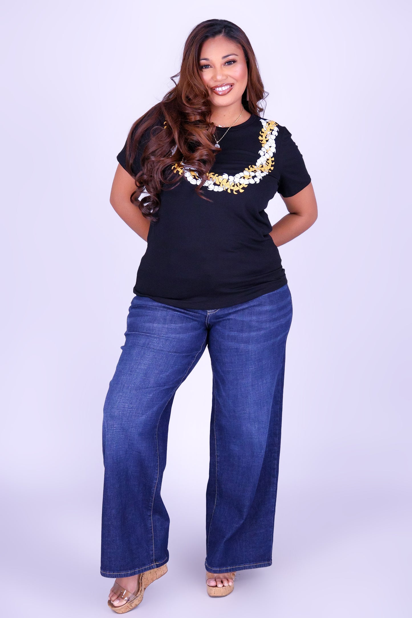 TWISTED PUAKENIKENI PIKAKE LEI TEE