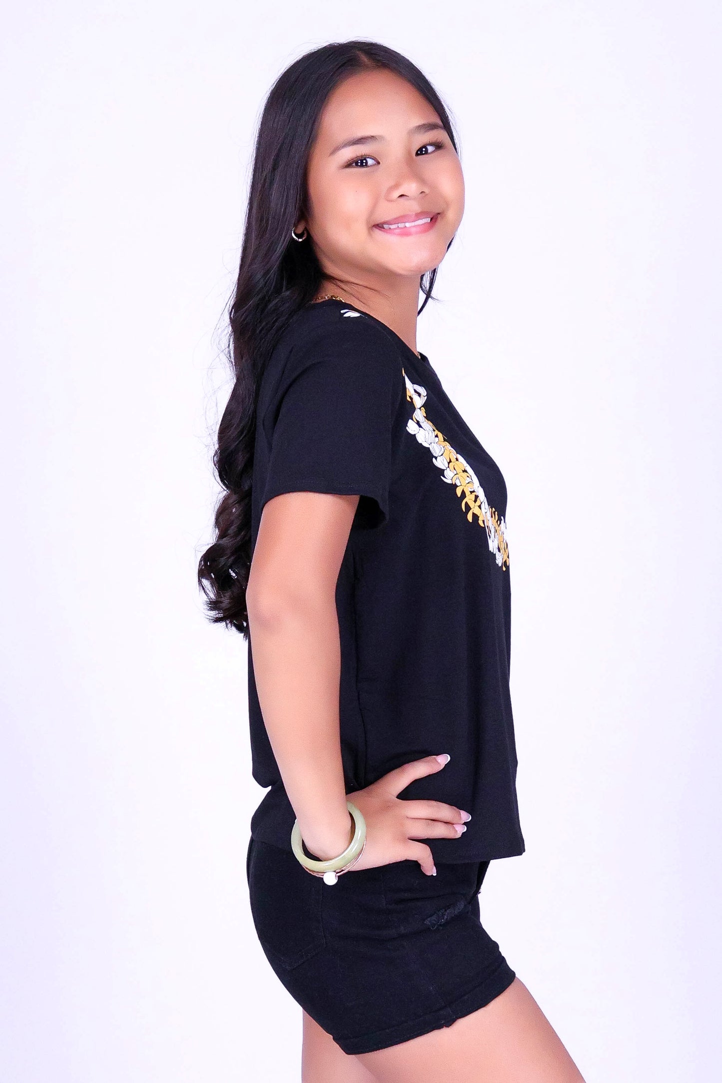 TWISTED PUAKENIKENI PIKAKE LEI TEE | KIDS SIZE 2-16