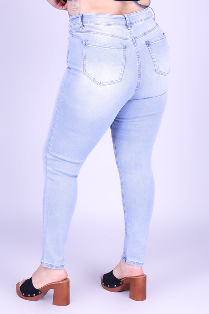 EVERYDAY FIT SKINNY JEANS