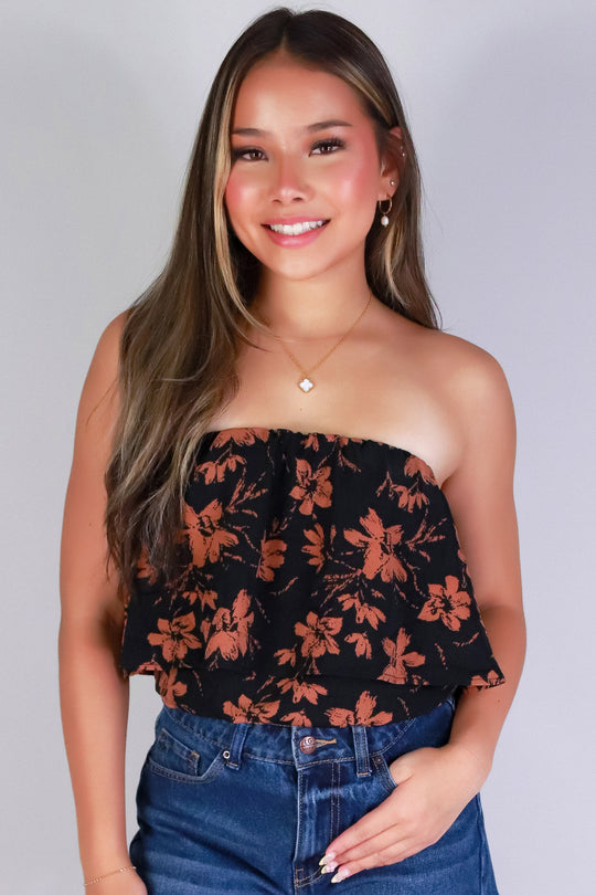 FLUTTER CHIC TUBE TOP