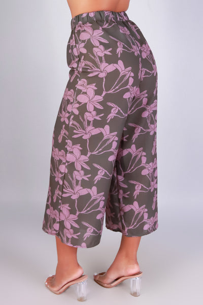 Jeans Warehouse Hawaii - PRINT WOVEN CAPRI'S - PLUMERIA TREE CAPRI'S | By LUZ