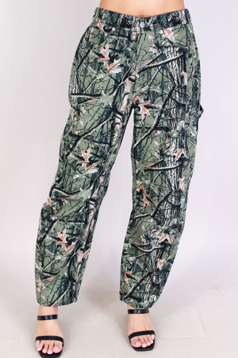 Jeans Warehouse Hawaii - SOLID WOVEN PANTS - CAMO DRIP PANTS | By IKEDDI IMPORTS
