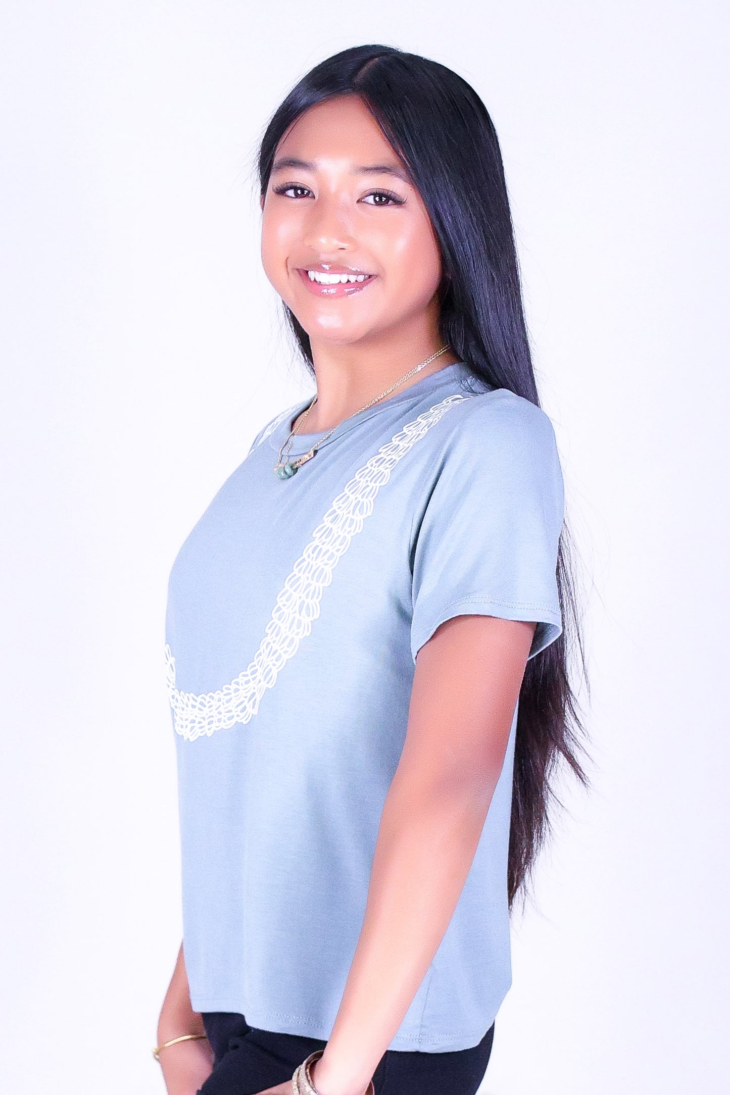 OUTLINE PIKAKE LEI TEE | KIDS SIZE 2-16