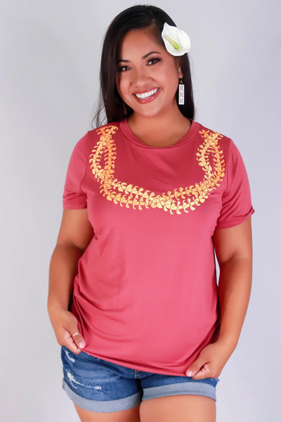Jeans Warehouse Hawaii - PLUS S/S SCREENS - PUAKENIKENI 2 STRAND LEI TEE | By LUZ