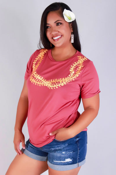Jeans Warehouse Hawaii - PLUS S/S SCREENS - PUAKENIKENI 2 STRAND LEI TEE | By LUZ