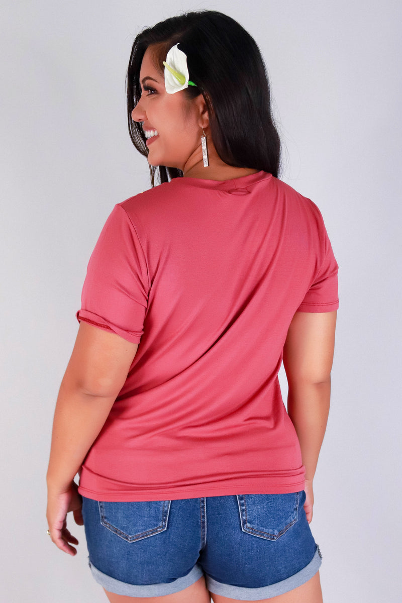 Jeans Warehouse Hawaii - PLUS S/S SCREENS - PUAKENIKENI 2 STRAND LEI TEE | By LUZ