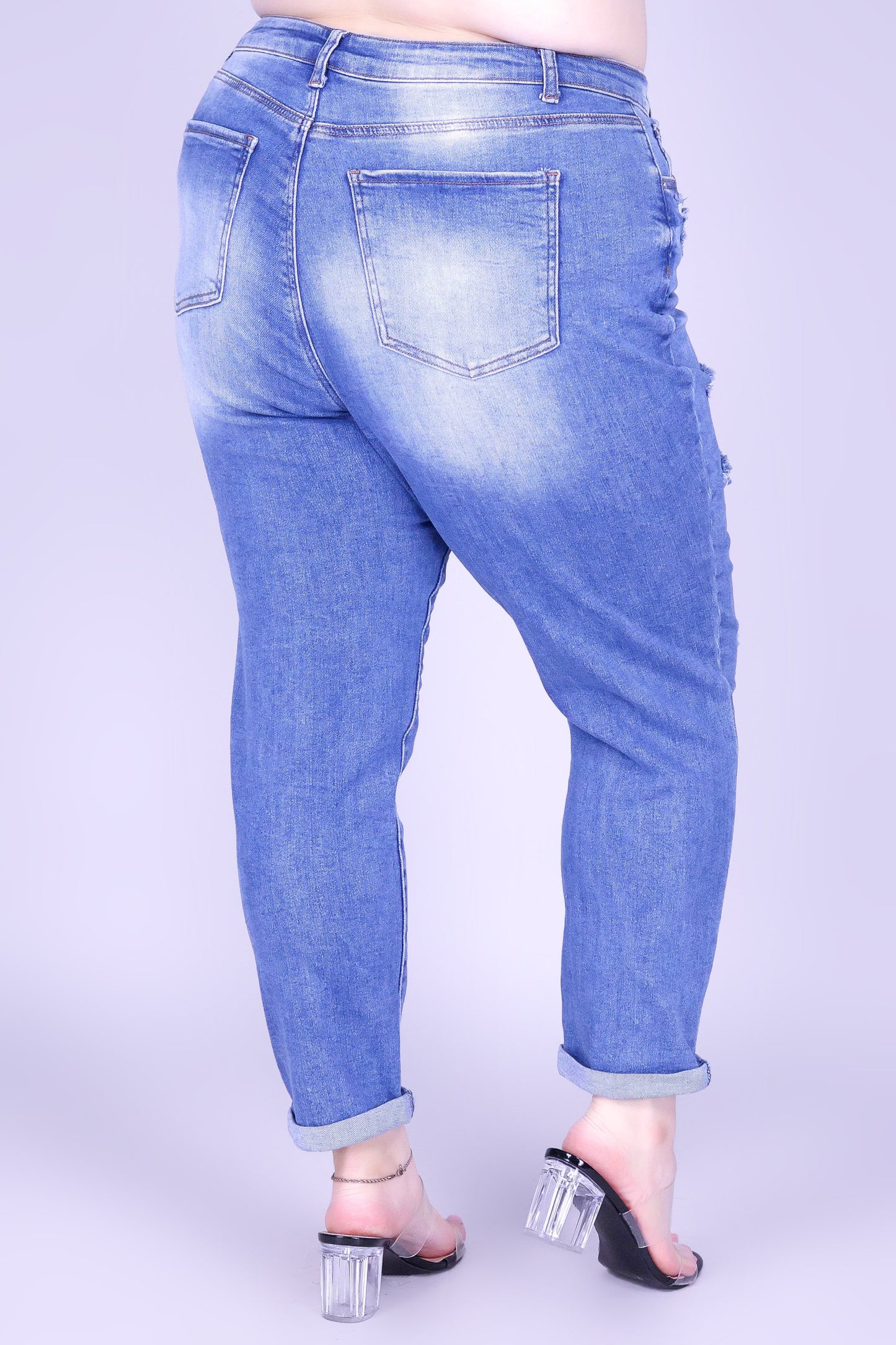 WEEKEND RISE MOM JEANS