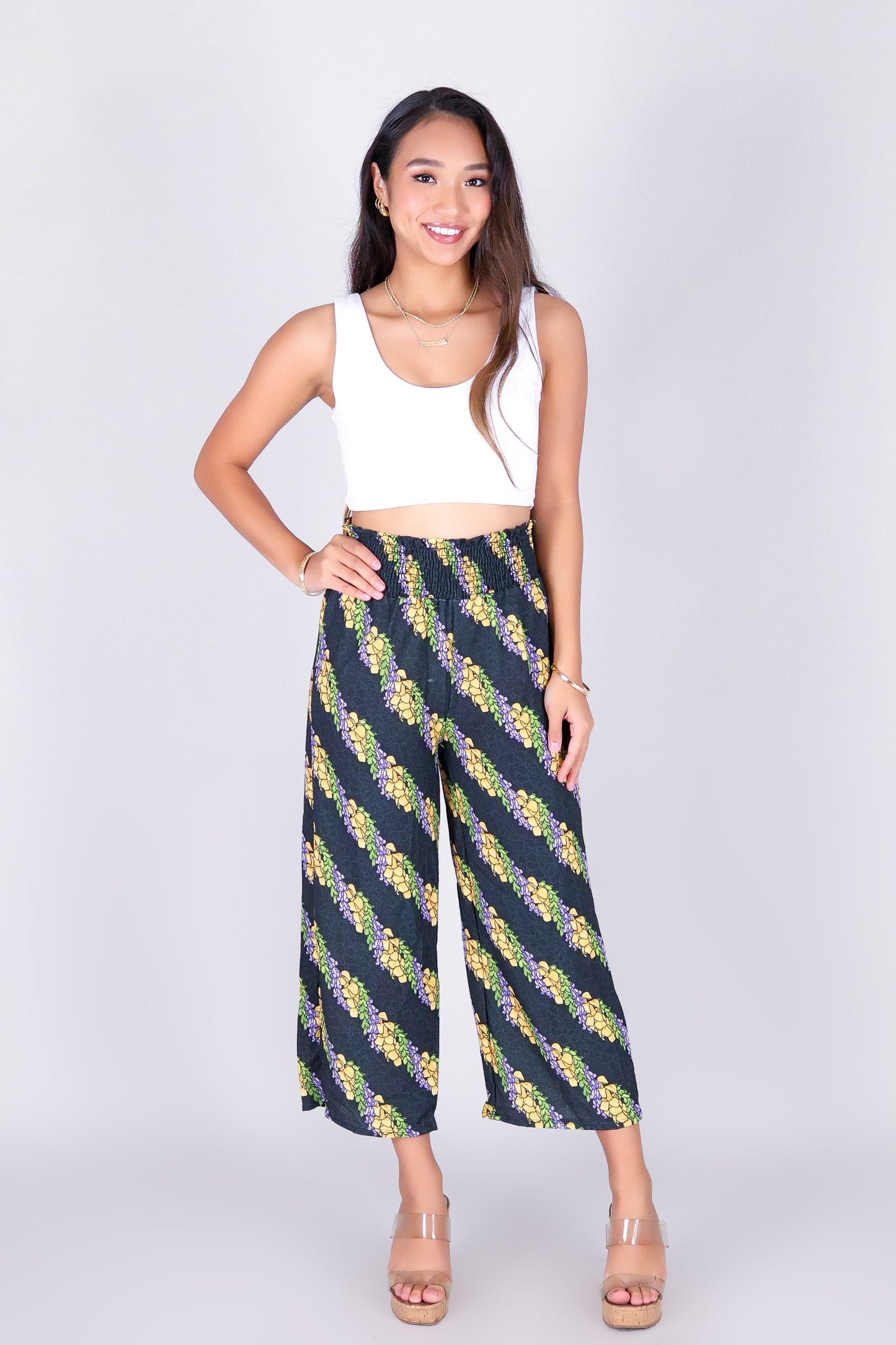 TWISTED LEI SMOCKED CAPRI'S
