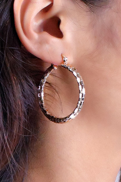 GLOW-UP HOOP EARRINGS