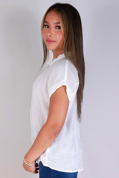 Jeans Warehouse Hawaii - S/S SOLID WOVEN CASUAL TOPS - VA-VA VEE TOP | By TIMING