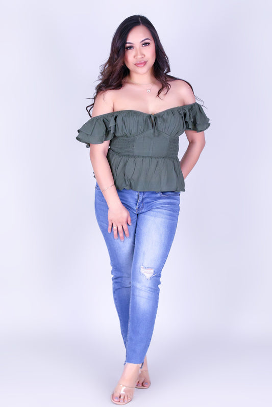 PRETTY IN RUFFLES TOP