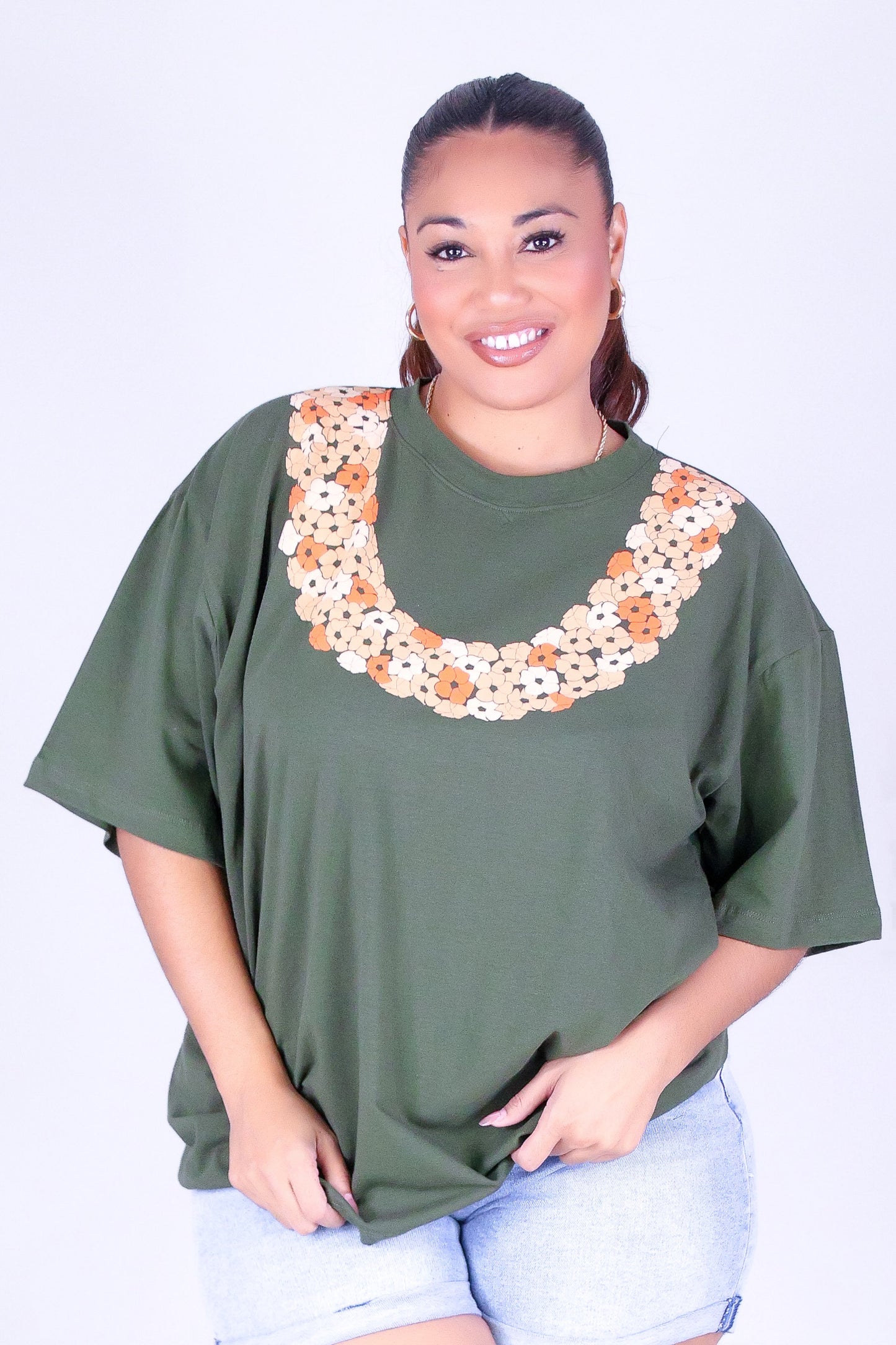 CLUSTERED PUAKENIKENI OVERSIZED LEI TEE
