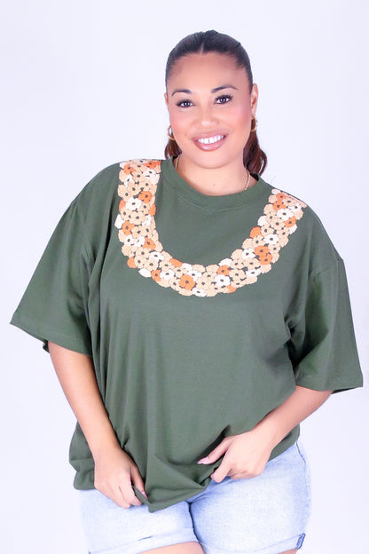 CLUSTERED PUAKENIKENI OVERSIZED LEI TEE