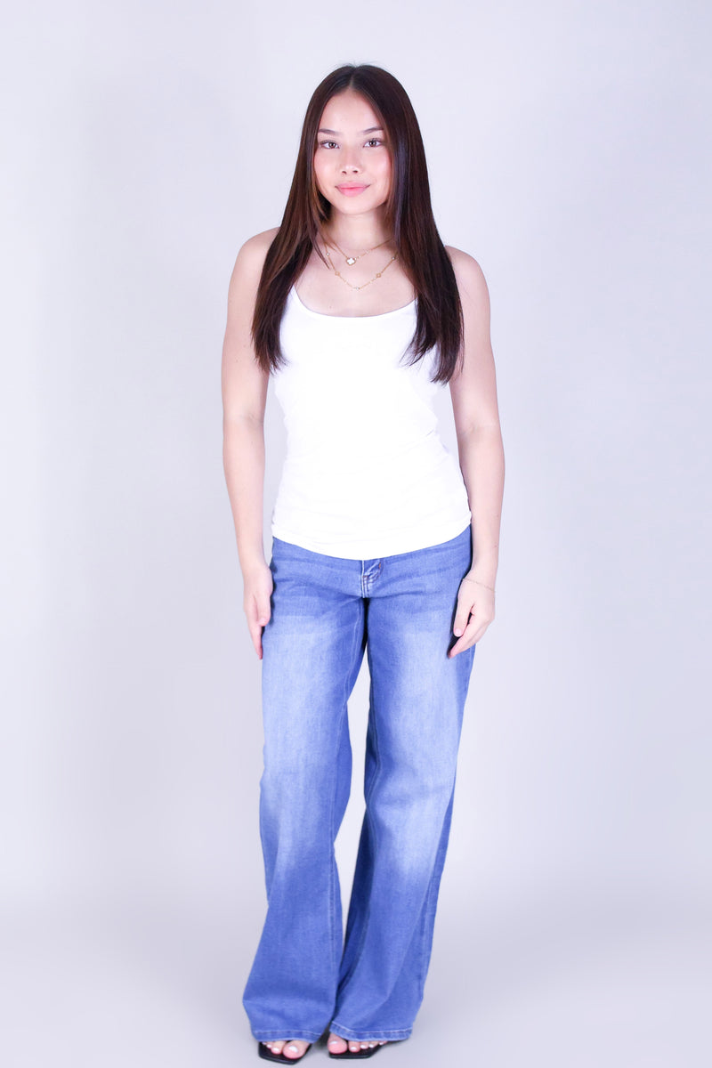 WEAK IN THE KNEES TOP