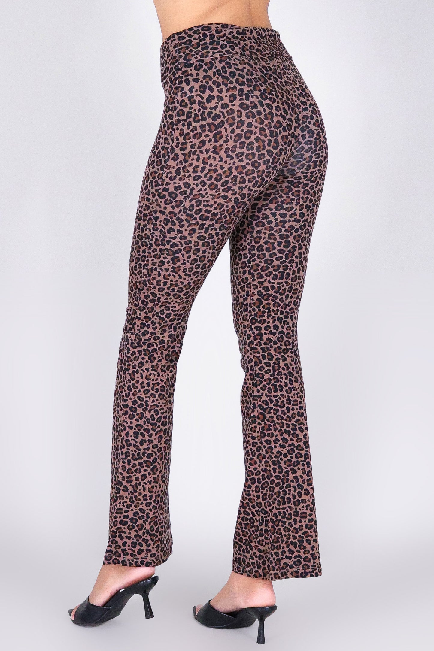 UNTAMED MOTION FLARE PANTS