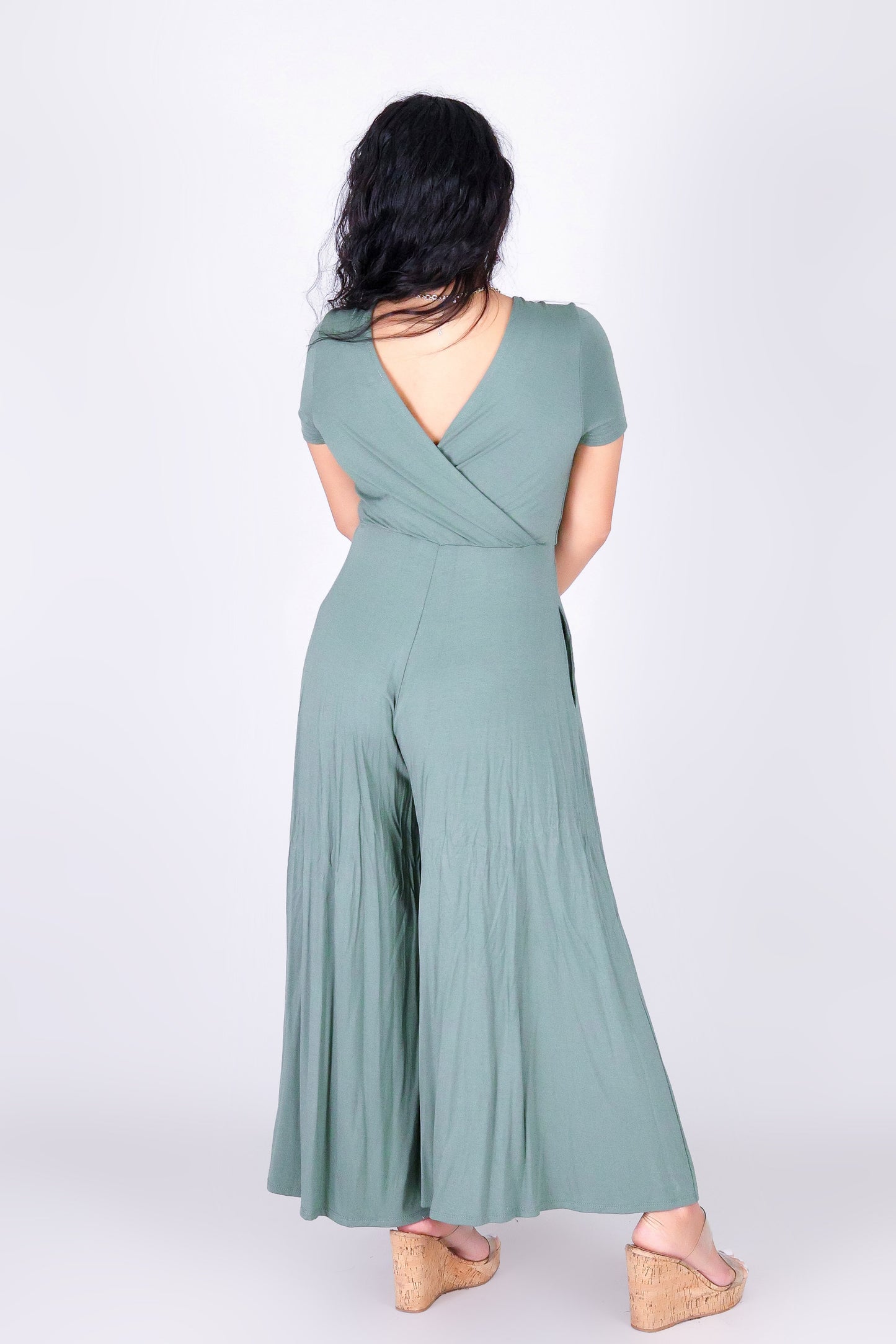 ELARA FLOW JUMPSUIT