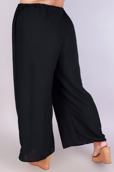 Jeans Warehouse Hawaii - PLUS PLUS WOVEN CASUAL CAPRIS - SOFT STEPS PANTS | By ZENOBIA