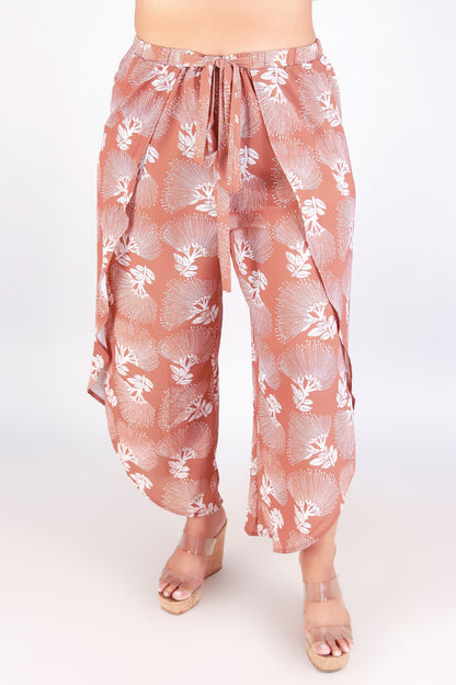 Jeans Warehouse Hawaii - PLUS PRINT WOVEN CAPRI'S - OHIA LEHUA WOVEN CAPRI'S | By LUZ