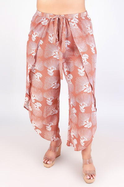 Jeans Warehouse Hawaii - PLUS PRINT WOVEN CAPRI'S - OHIA LEHUA WOVEN CAPRI'S | By LUZ