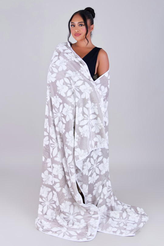 HIBISCUS QUILT BLANKET