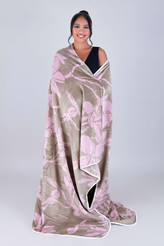 PLUMERIA TREE BLANKET