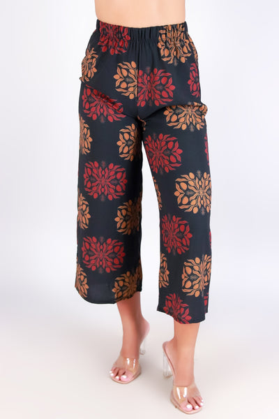 Jeans Warehouse Hawaii - PRINT WOVEN CAPRI'S - MANGO QUILT CAPRI'S | By LUZ