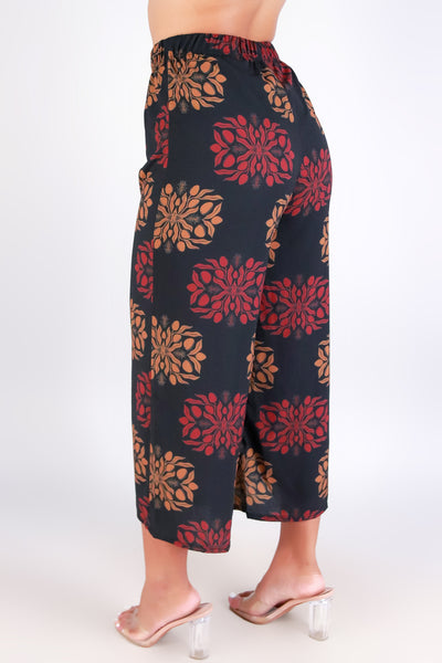 Jeans Warehouse Hawaii - PRINT WOVEN CAPRI'S - MANGO QUILT CAPRI'S | By LUZ